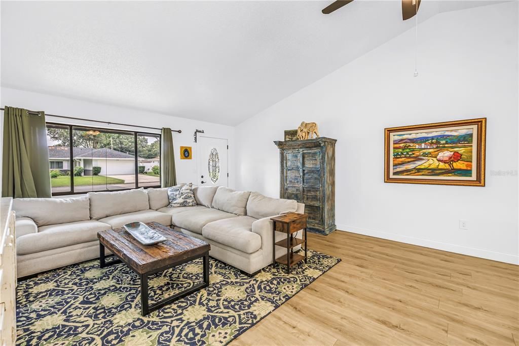 For Sale: $300,000 (3 beds, 2 baths, 1745 Square Feet)