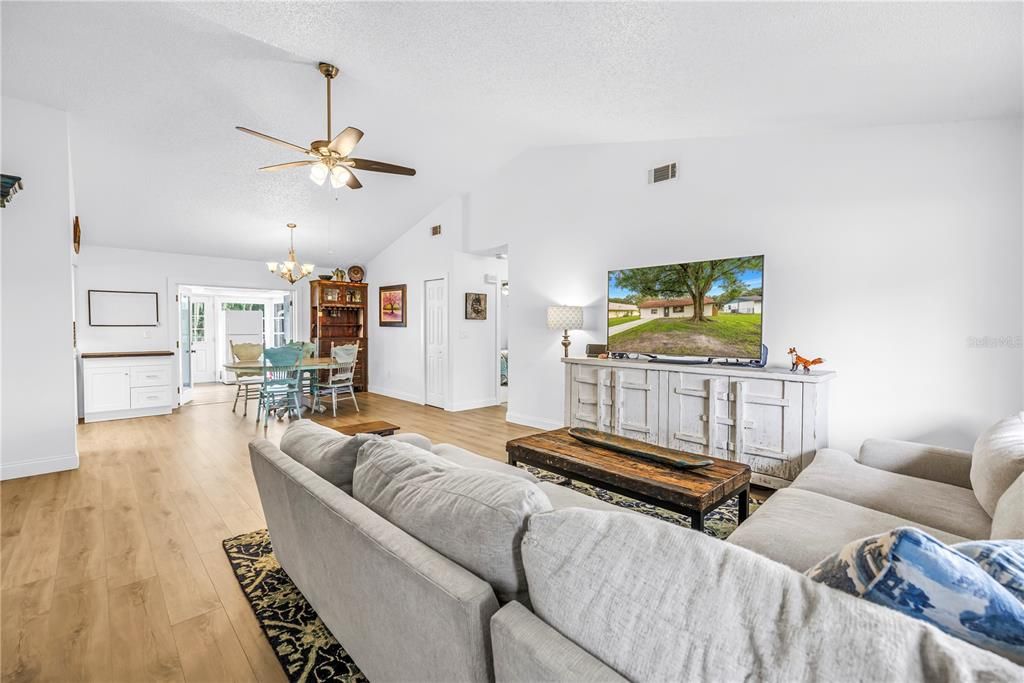 For Sale: $300,000 (3 beds, 2 baths, 1745 Square Feet)