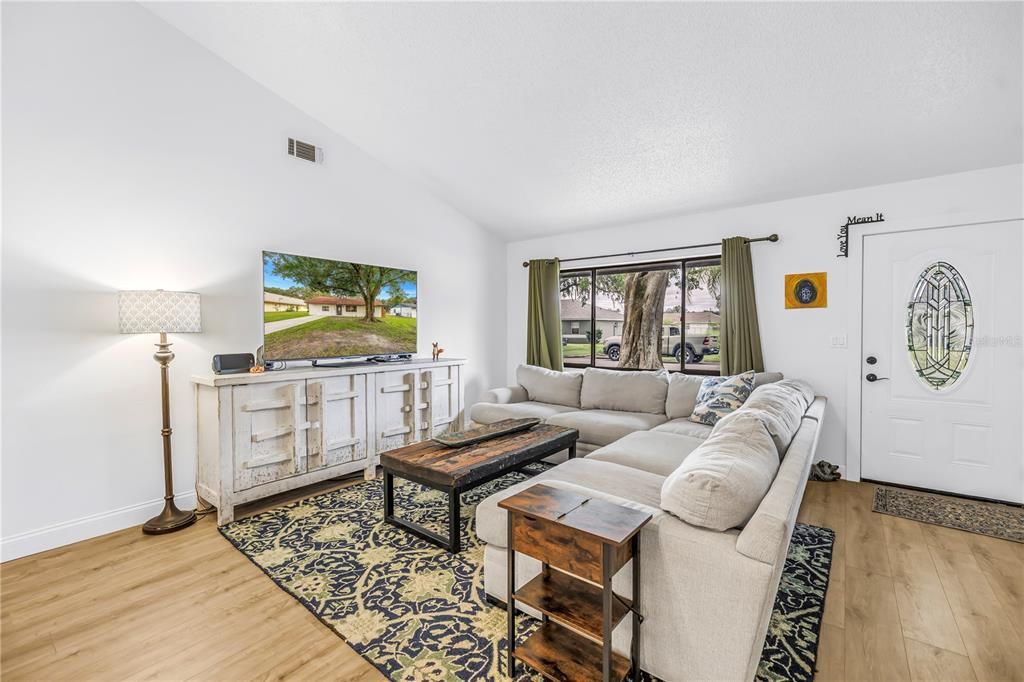 For Sale: $300,000 (3 beds, 2 baths, 1745 Square Feet)