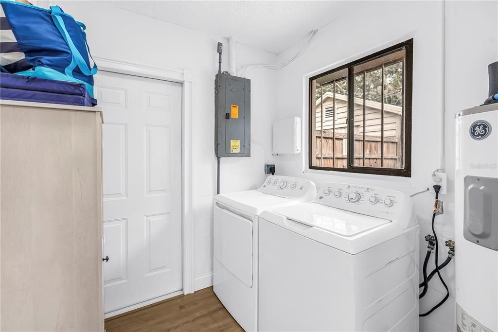 For Sale: $300,000 (3 beds, 2 baths, 1745 Square Feet)