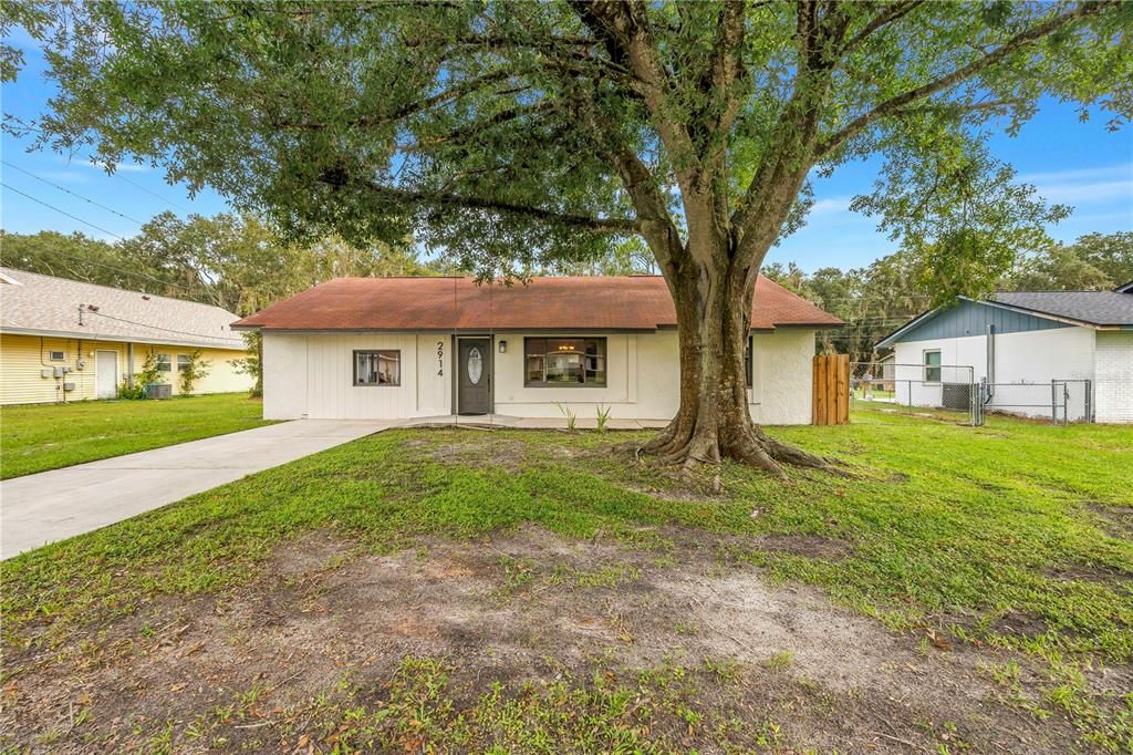 For Sale: $300,000 (3 beds, 2 baths, 1745 Square Feet)