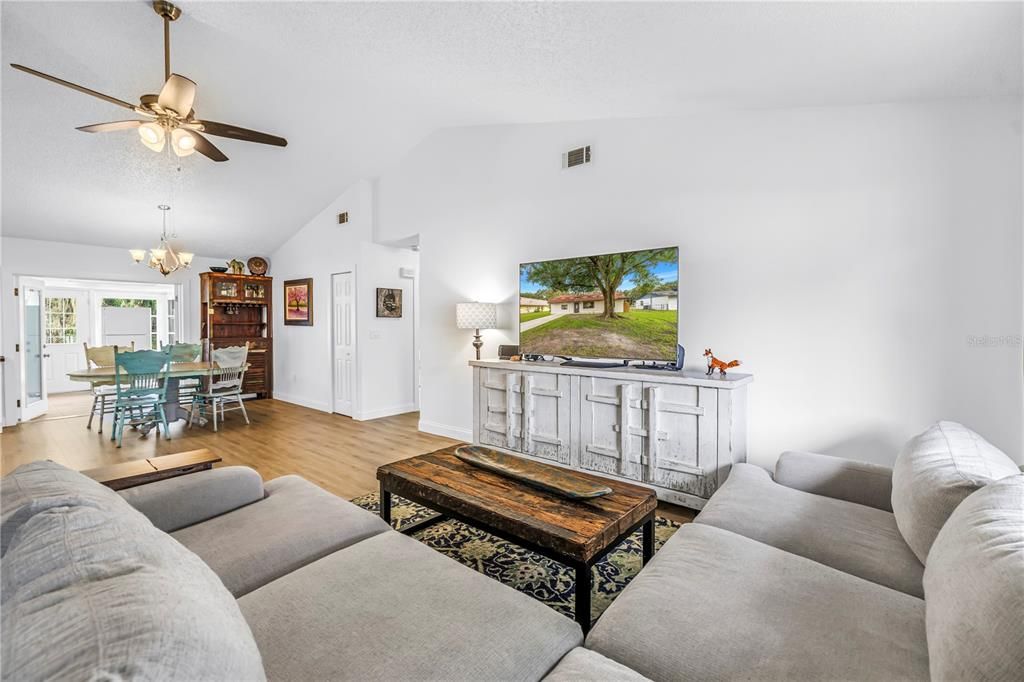 For Sale: $300,000 (3 beds, 2 baths, 1745 Square Feet)