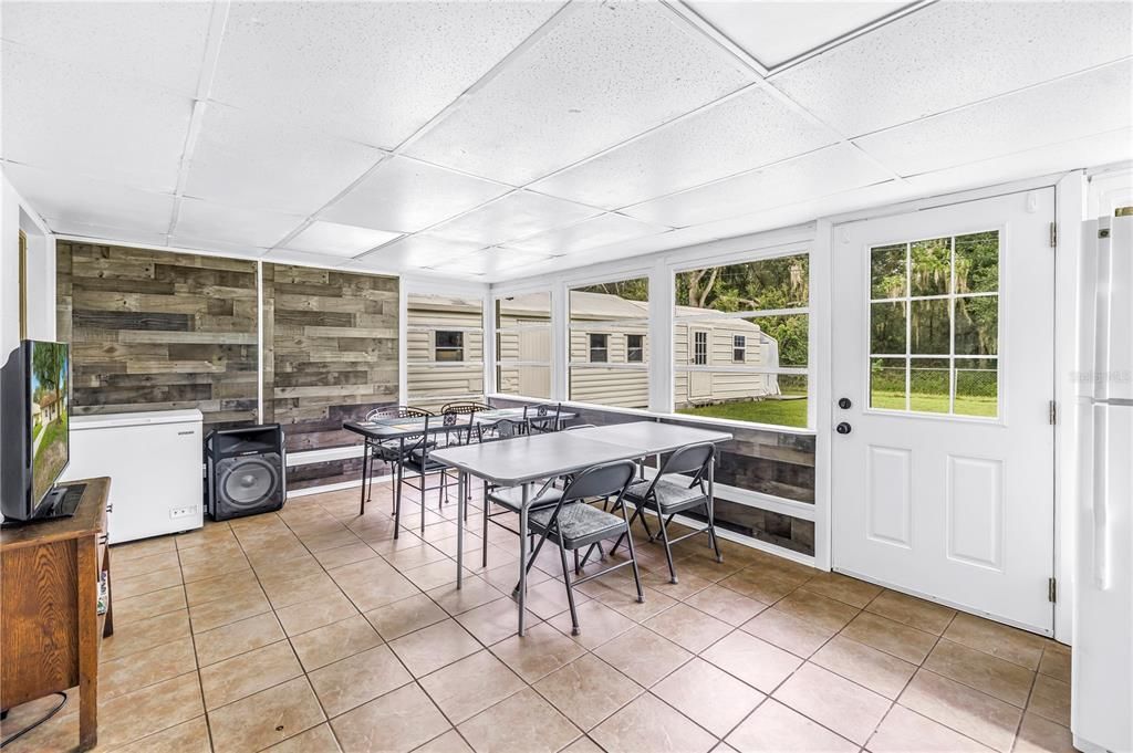 For Sale: $300,000 (3 beds, 2 baths, 1745 Square Feet)