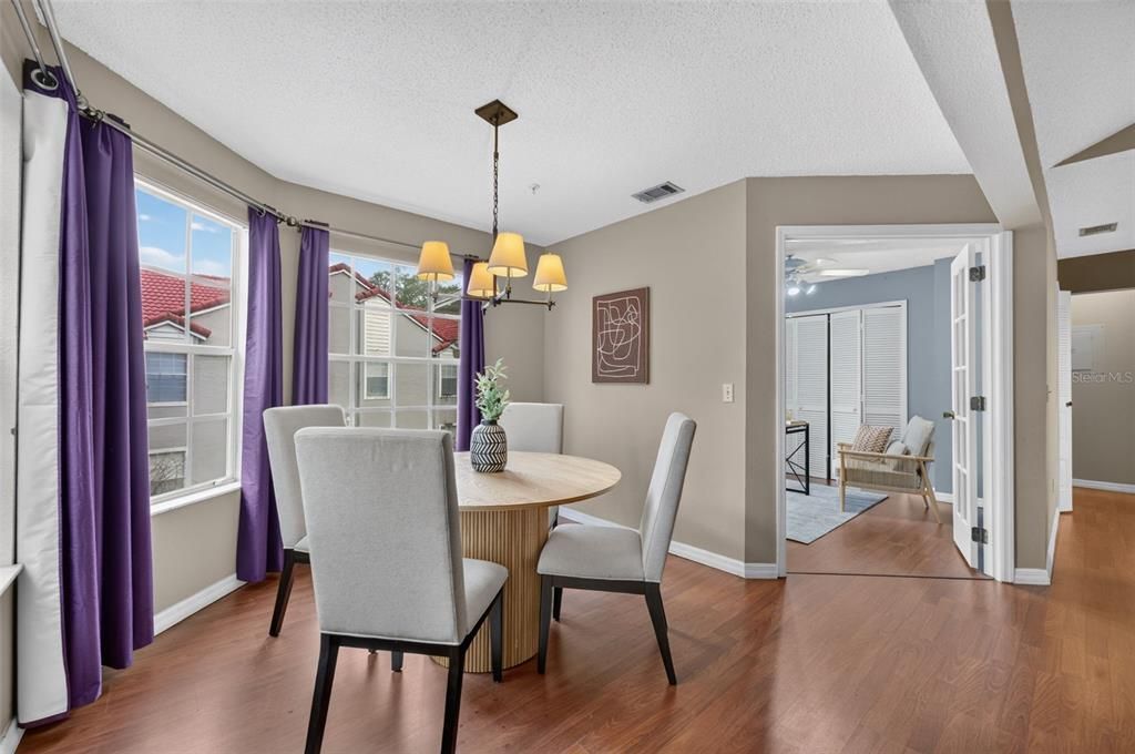 For Sale: $225,000 (3 beds, 2 baths, 1151 Square Feet)