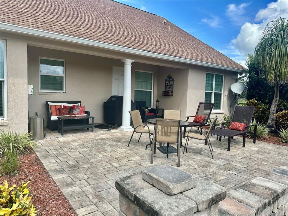 For Sale: $1,100,000 (3 beds, 2 baths, 1628 Square Feet)