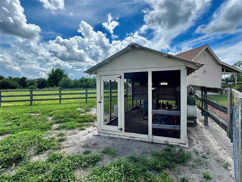 For Sale: $1,100,000 (3 beds, 2 baths, 1628 Square Feet)