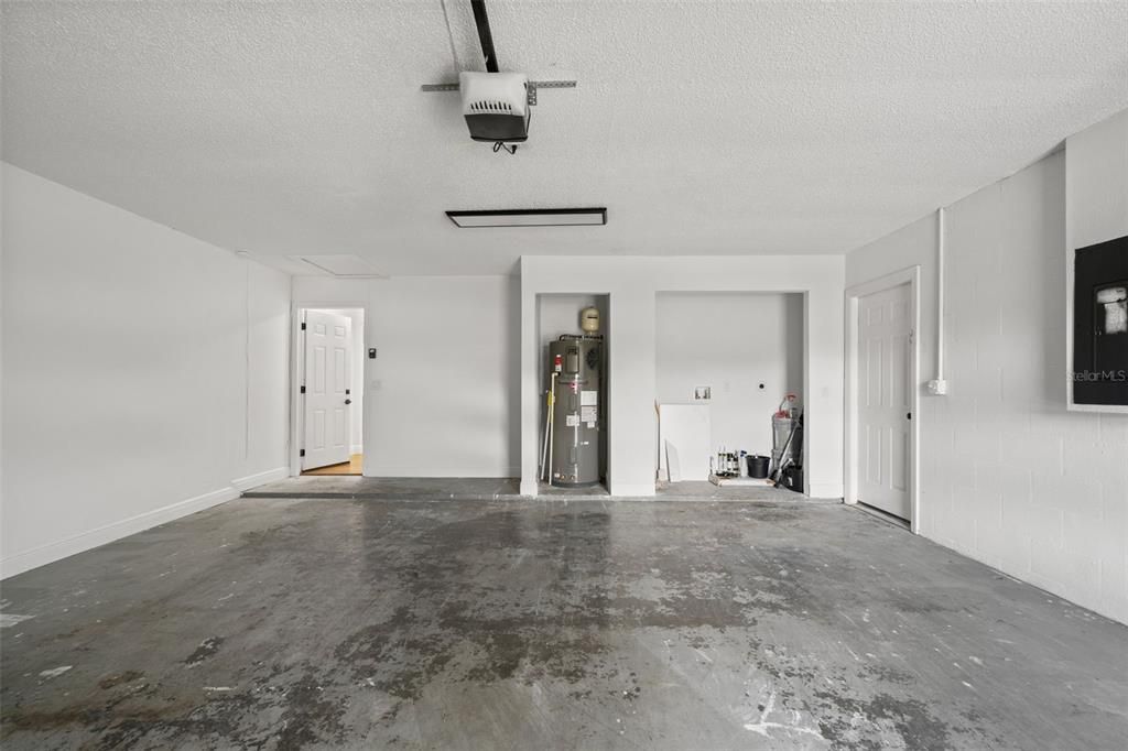 For Sale: $340,000 (3 beds, 2 baths, 1663 Square Feet)