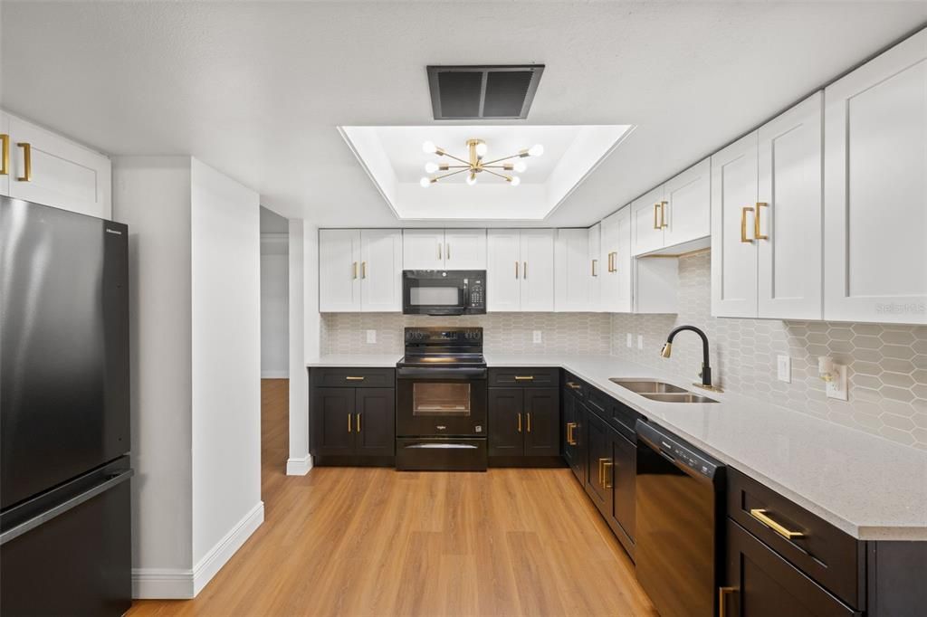 For Sale: $340,000 (3 beds, 2 baths, 1663 Square Feet)