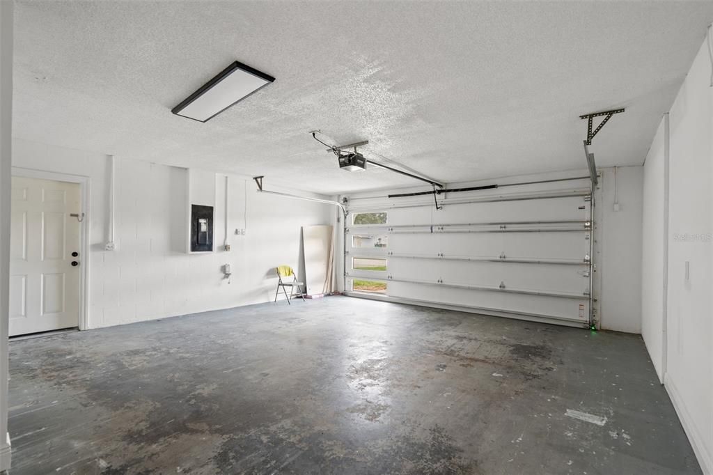 For Sale: $340,000 (3 beds, 2 baths, 1663 Square Feet)