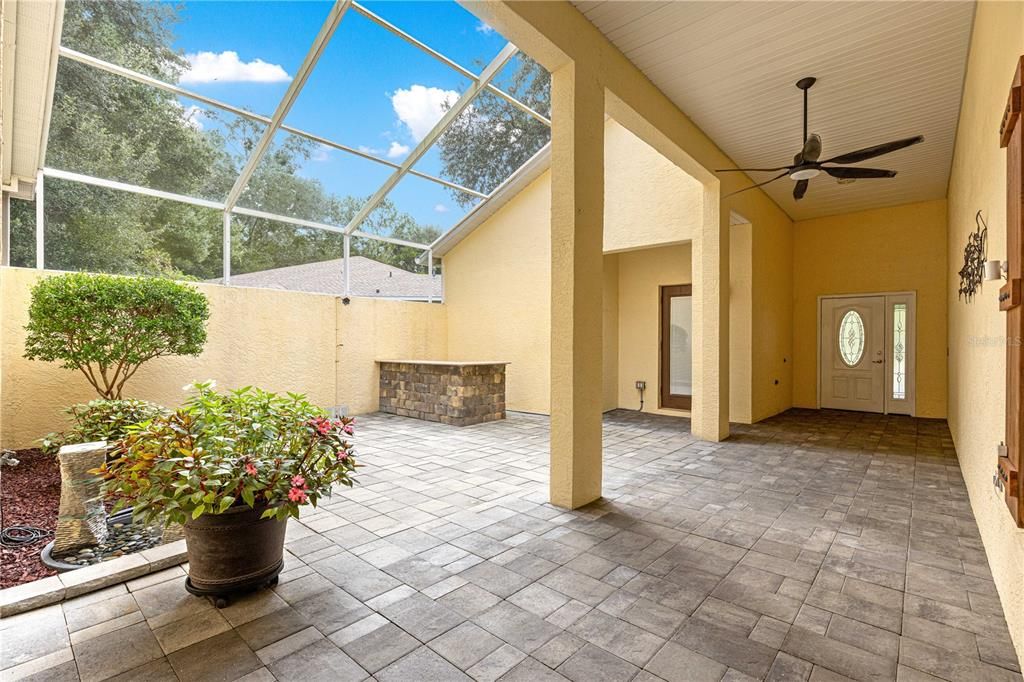 For Rent: $2,000 (3 beds, 3 baths, 1850 Square Feet)