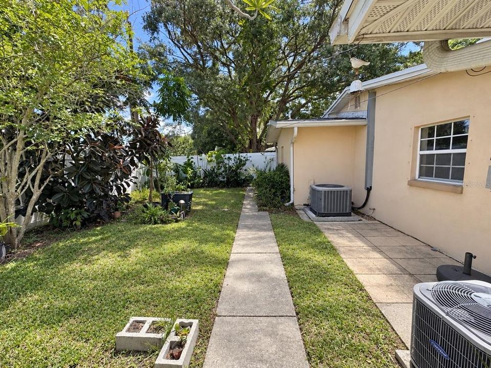 For Rent: $3,000 (3 beds, 2 baths, 2083 Square Feet)