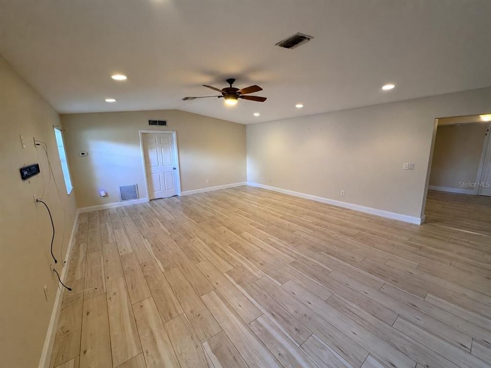 For Rent: $3,000 (3 beds, 2 baths, 2083 Square Feet)