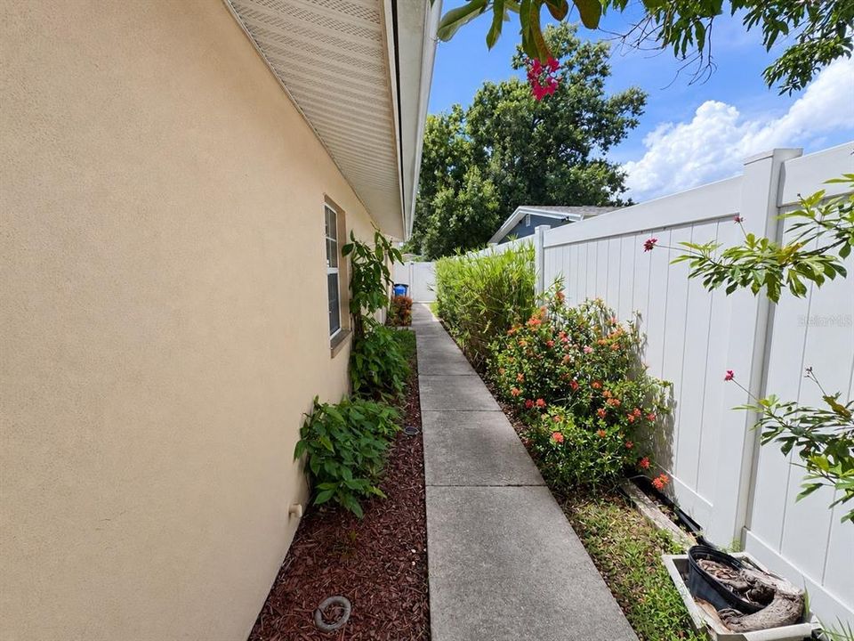 For Rent: $3,000 (3 beds, 2 baths, 2083 Square Feet)