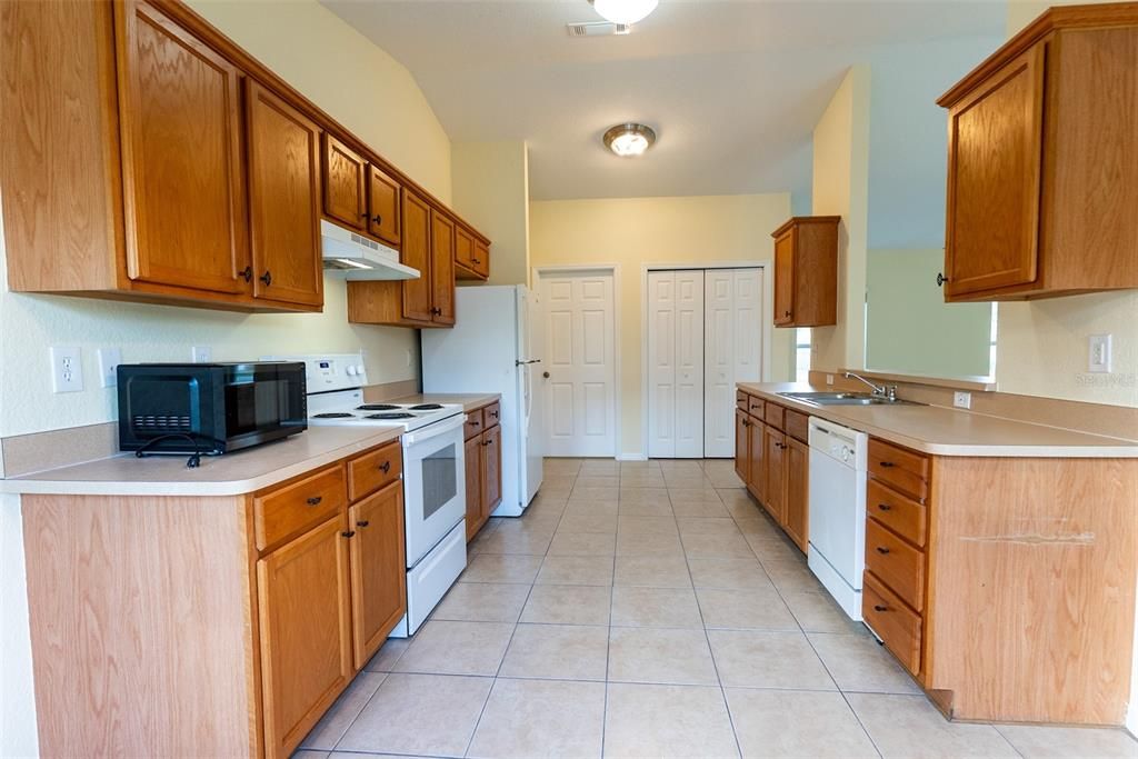 For Rent: $1,699 (3 beds, 2 baths, 1506 Square Feet)