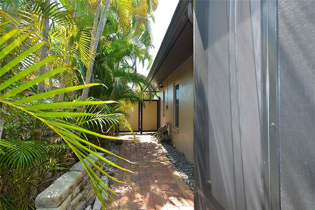 For Sale: $779,000 (2 beds, 2 baths, 2084 Square Feet)