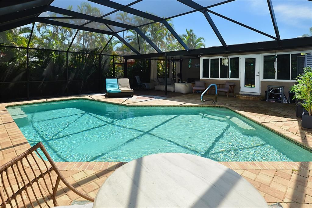 For Sale: $779,000 (2 beds, 2 baths, 2084 Square Feet)