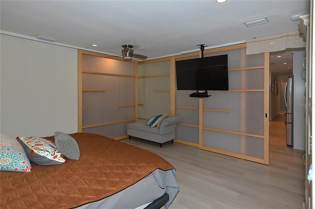 For Sale: $779,000 (2 beds, 2 baths, 2084 Square Feet)