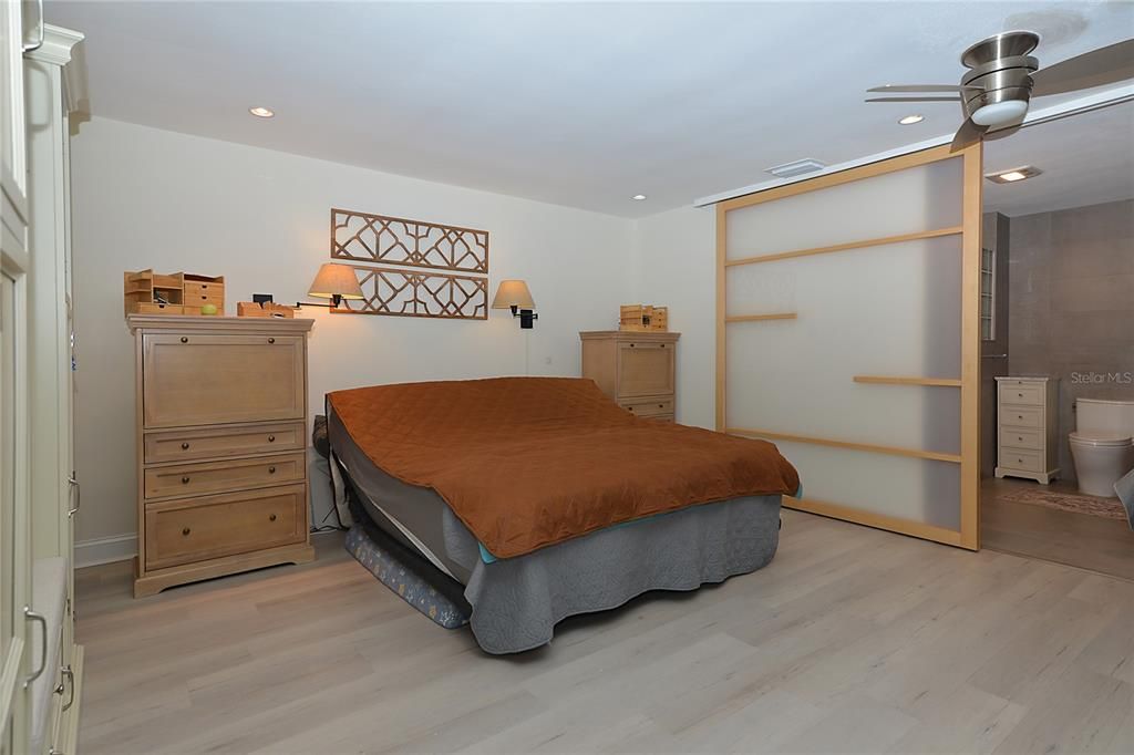 For Sale: $779,000 (2 beds, 2 baths, 2084 Square Feet)