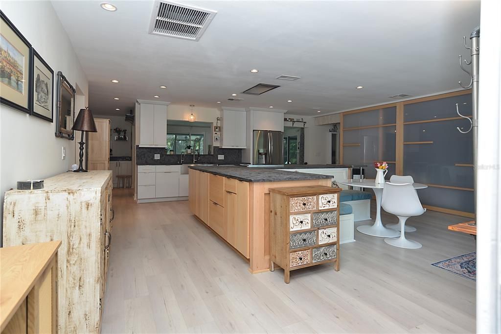 For Sale: $779,000 (2 beds, 2 baths, 2084 Square Feet)