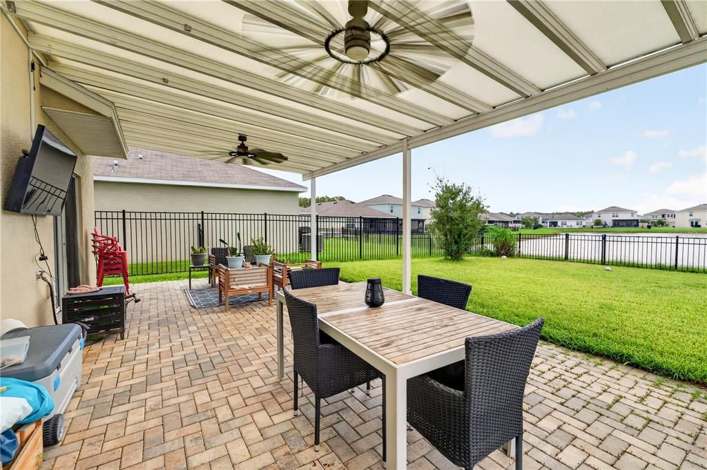 For Sale: $550,000 (5 beds, 3 baths, 2605 Square Feet)