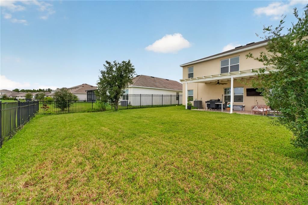 For Sale: $550,000 (5 beds, 3 baths, 2605 Square Feet)