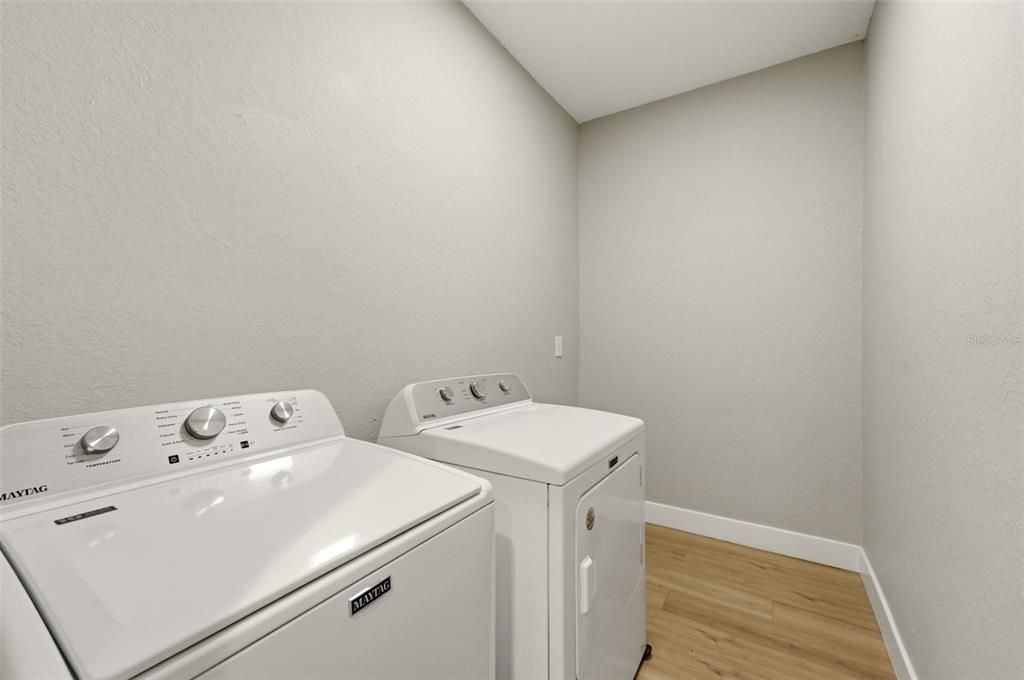For Sale: $459,000 (6 beds, 0 baths, 2472 Square Feet)