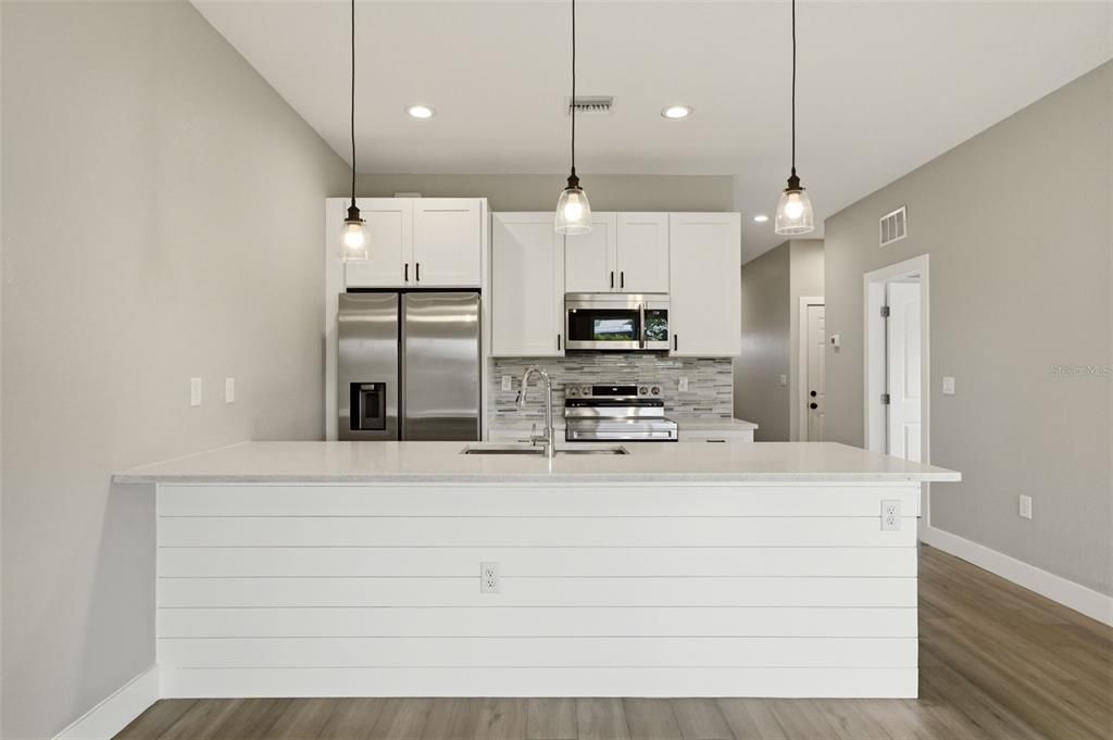 For Sale: $459,000 (6 beds, 0 baths, 2472 Square Feet)