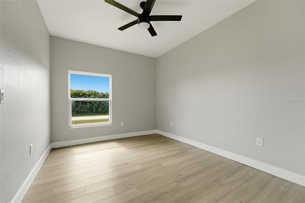For Sale: $459,000 (6 beds, 0 baths, 2472 Square Feet)