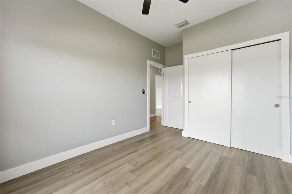 For Sale: $459,000 (6 beds, 0 baths, 2472 Square Feet)