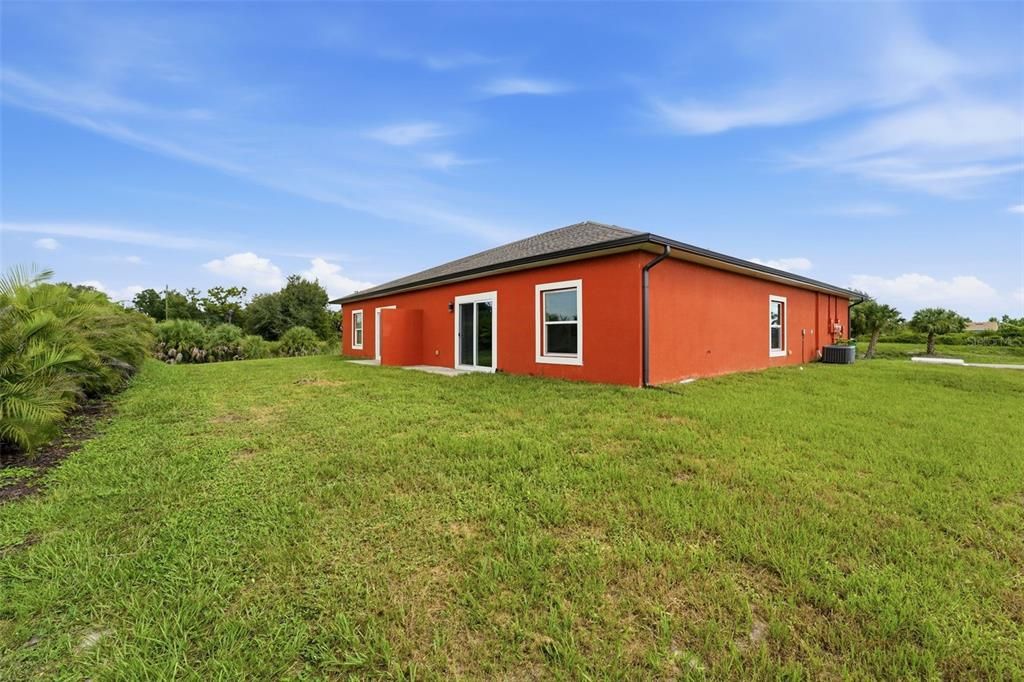 For Sale: $459,000 (6 beds, 0 baths, 2472 Square Feet)