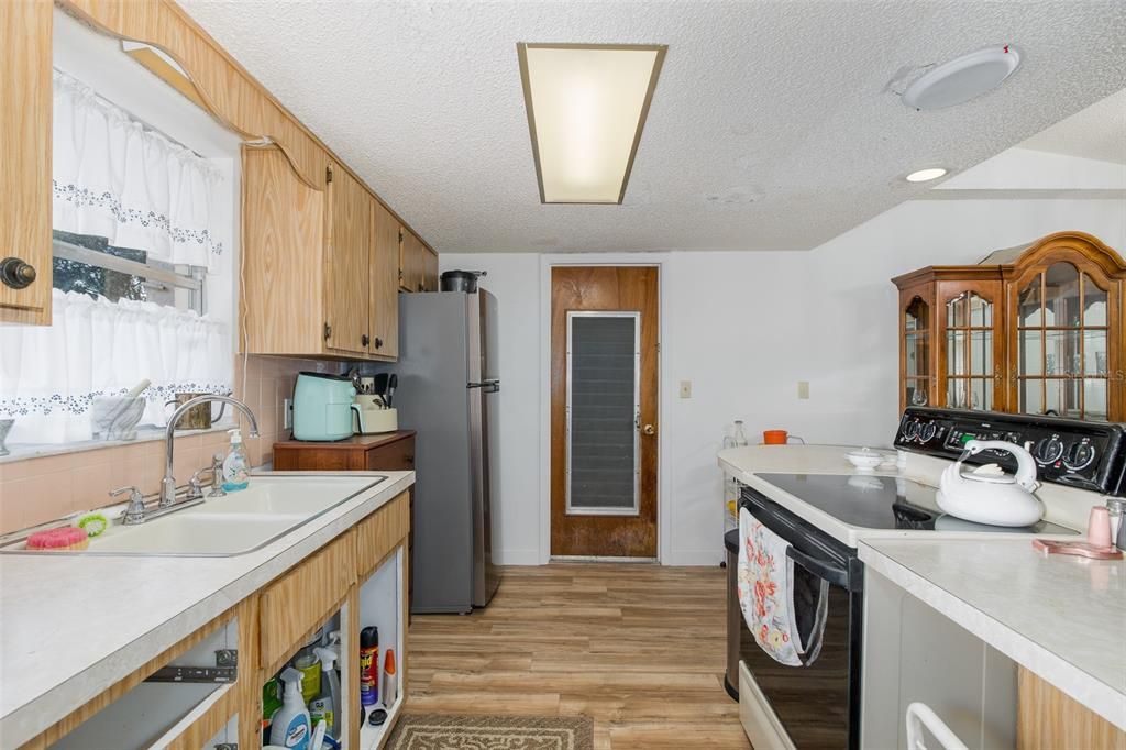 For Sale: $279,900 (2 beds, 2 baths, 1608 Square Feet)