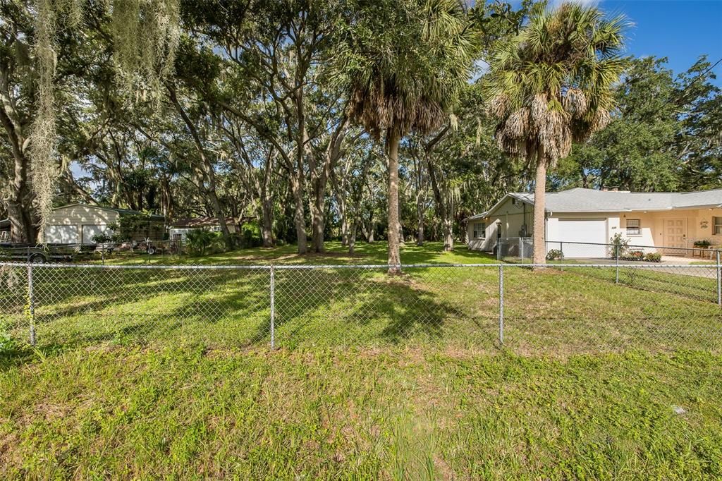 For Sale: $279,900 (2 beds, 2 baths, 1608 Square Feet)