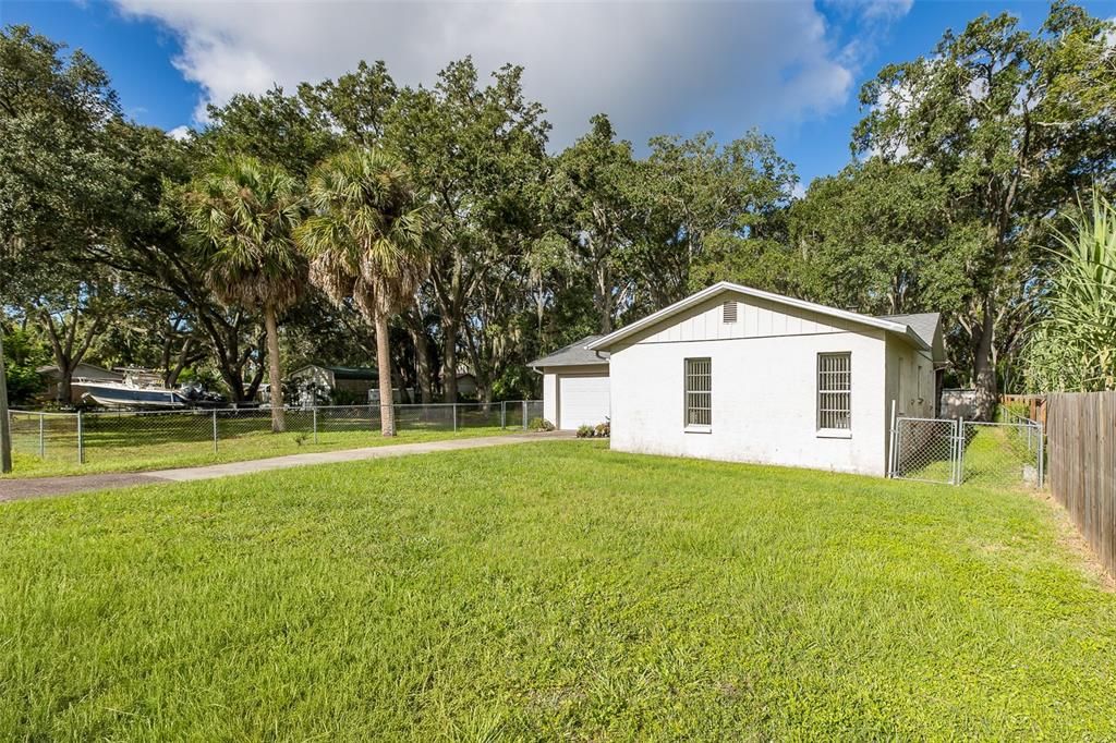 For Sale: $279,900 (2 beds, 2 baths, 1608 Square Feet)
