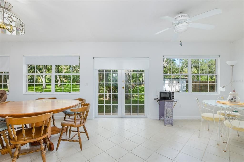 For Sale: $279,900 (2 beds, 2 baths, 1608 Square Feet)