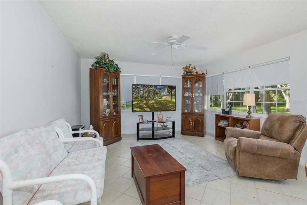 For Sale: $279,900 (2 beds, 2 baths, 1608 Square Feet)