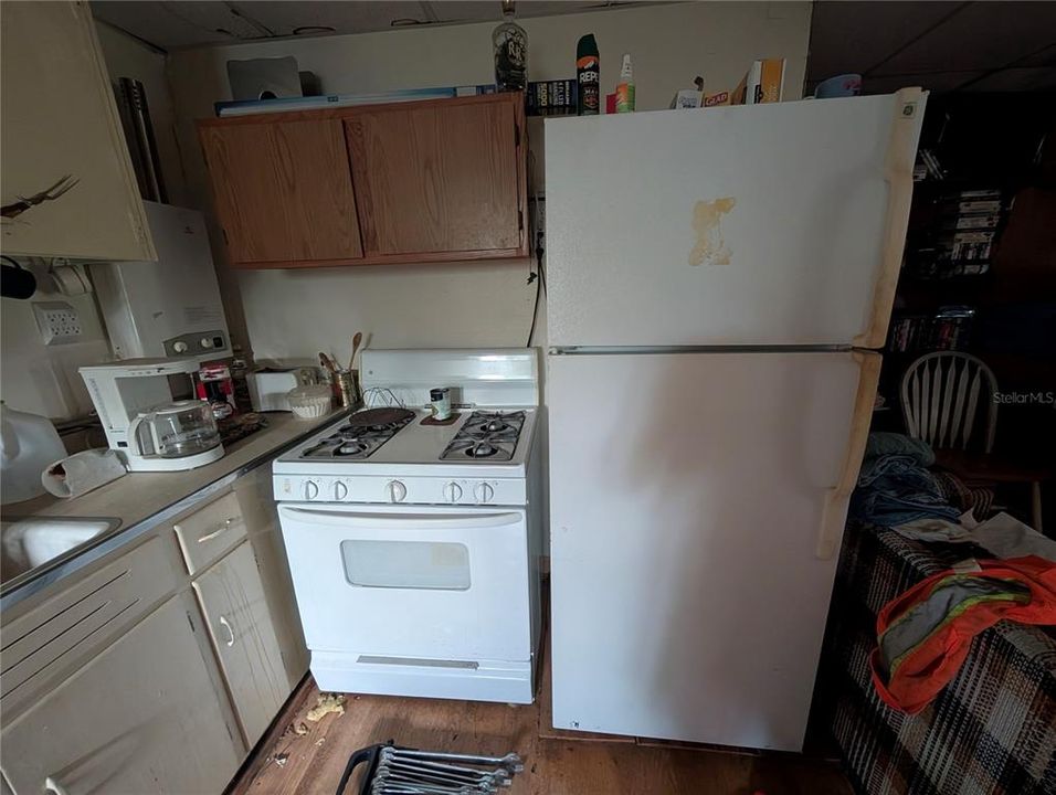 For Sale: $64,999 (1 beds, 1 baths, 400 Square Feet)
