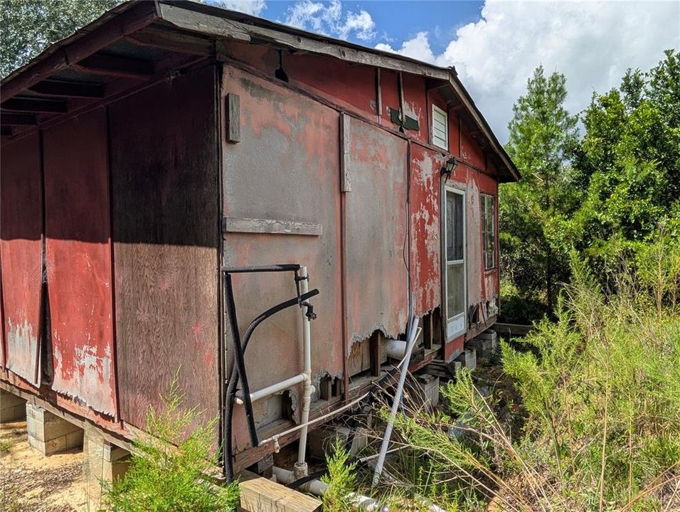 For Sale: $64,999 (1 beds, 1 baths, 400 Square Feet)