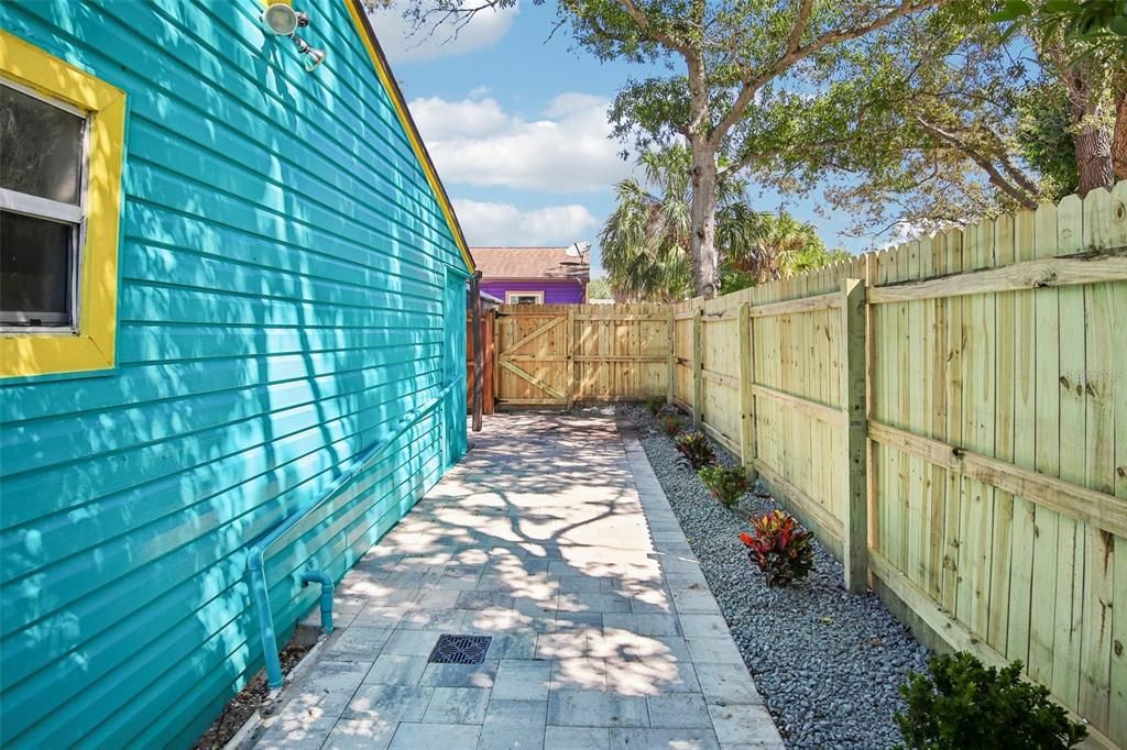 В аренду: $1,700 (0 спален, 1 ванн, 612 Квадратных фут)