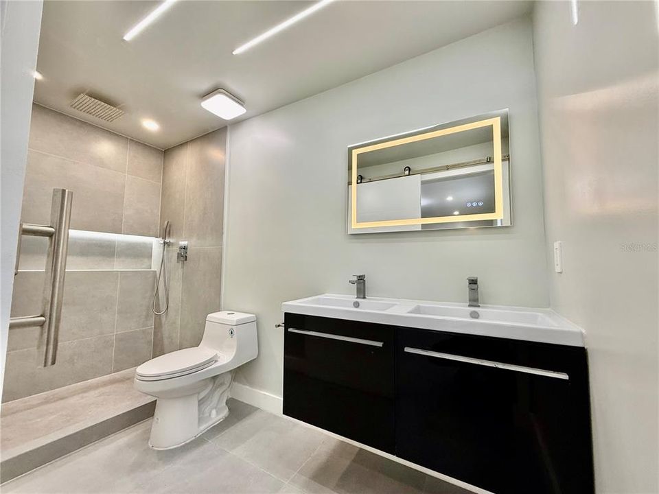For Rent: $1,400 (1 beds, 1 baths, 415 Square Feet)
