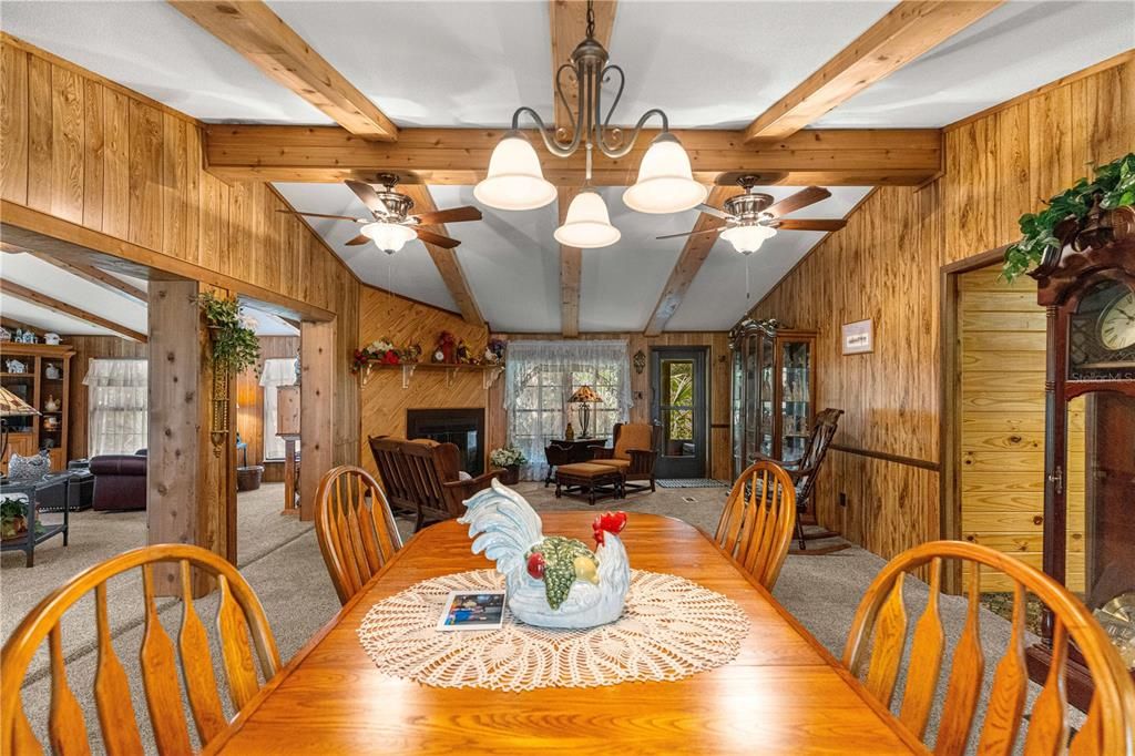 En Venta: $465,000 (2 camas, 2 baños, 2120 Pies cuadrados)