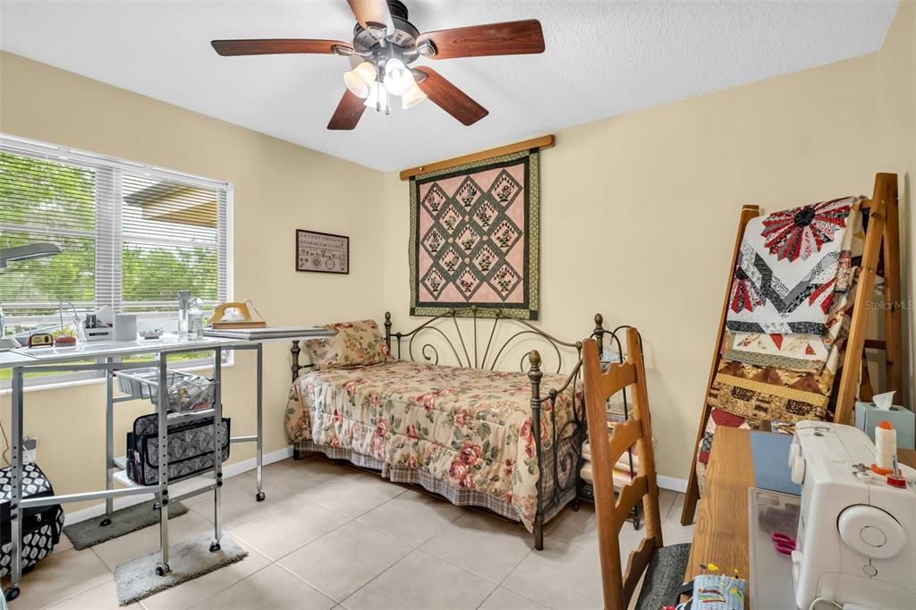 For Sale: $199,900 (2 beds, 2 baths, 1000 Square Feet)