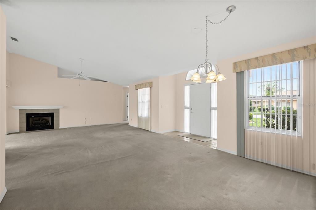 Active With Contract: $289,999 (3 beds, 2 baths, 1858 Square Feet)