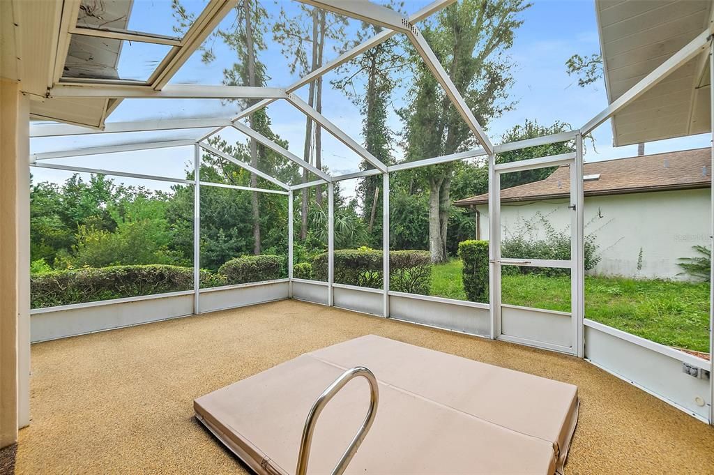 Active With Contract: $289,999 (3 beds, 2 baths, 1858 Square Feet)