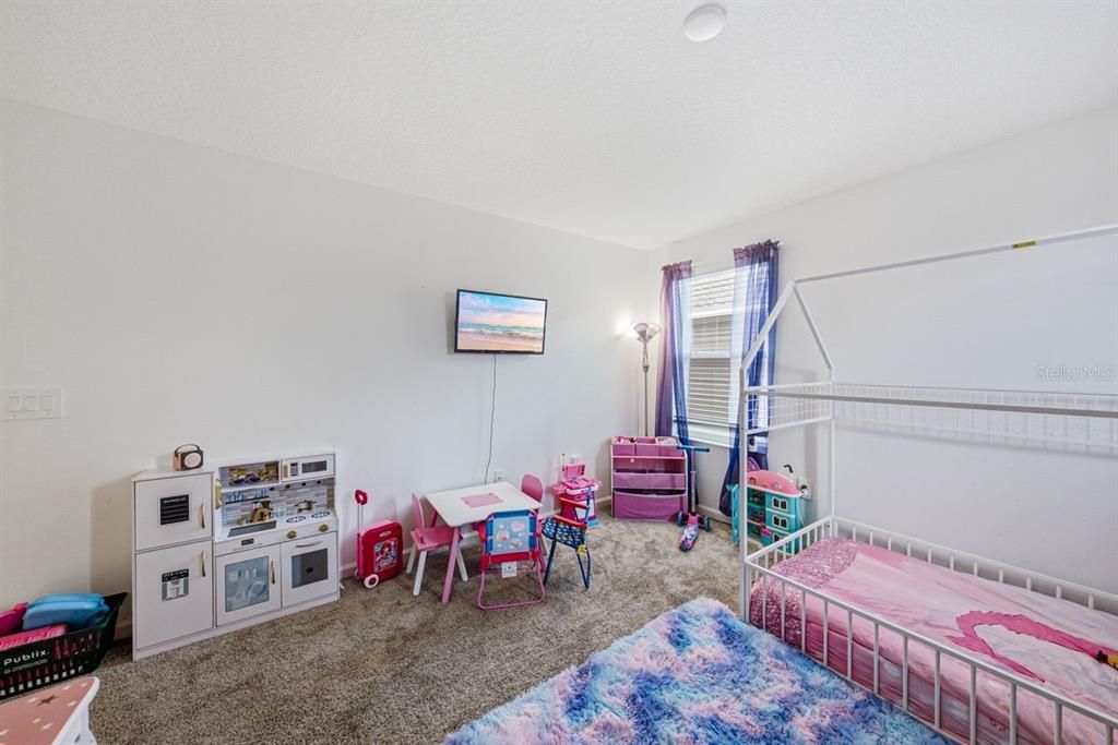 En Venta: $379,500 (5 camas, 2 baños, 2430 Pies cuadrados)