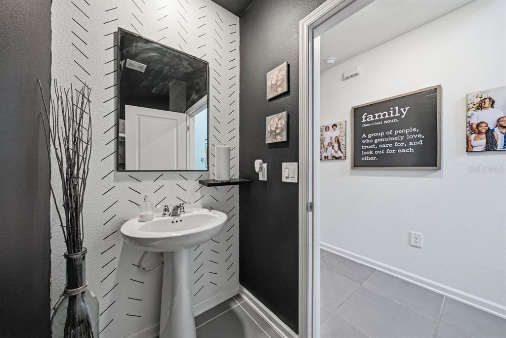 En Venta: $379,500 (5 camas, 2 baños, 2430 Pies cuadrados)