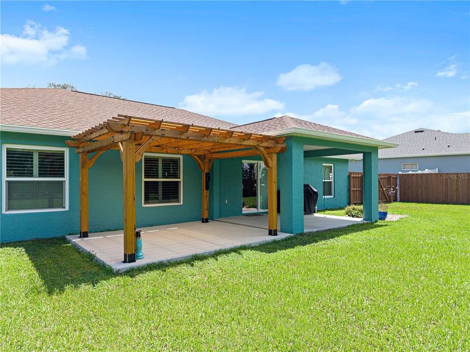 For Sale: $325,000 (4 beds, 2 baths, 2000 Square Feet)