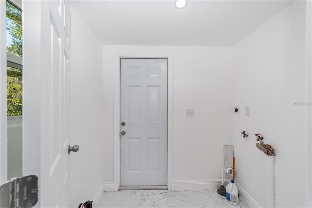 For Sale: $325,000 (4 beds, 0 baths, 1488 Square Feet)