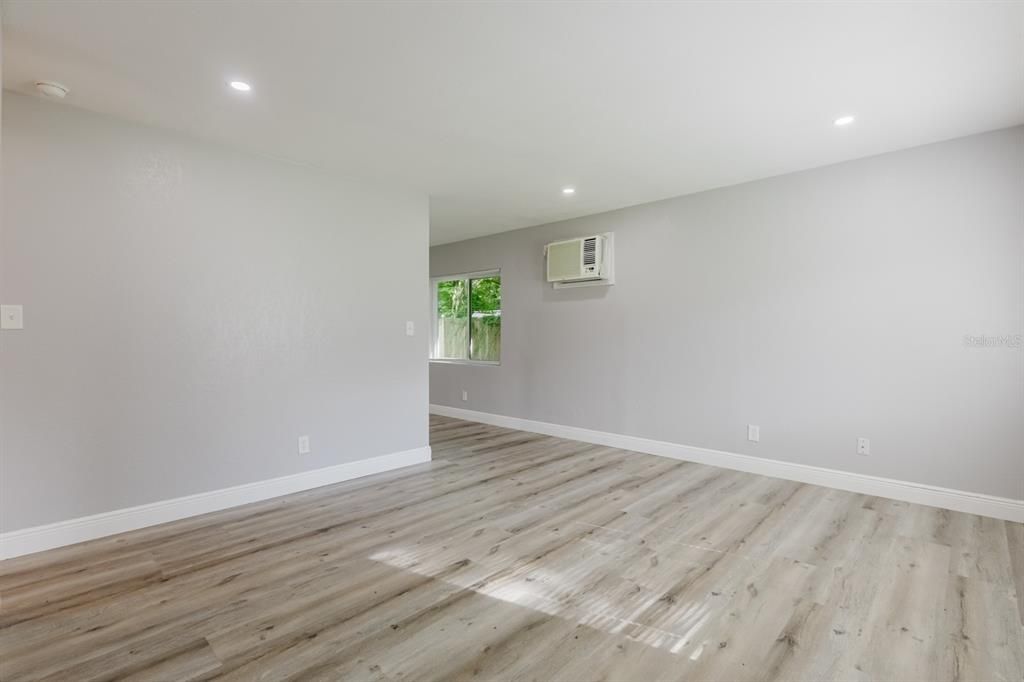 For Sale: $325,000 (4 beds, 0 baths, 1488 Square Feet)