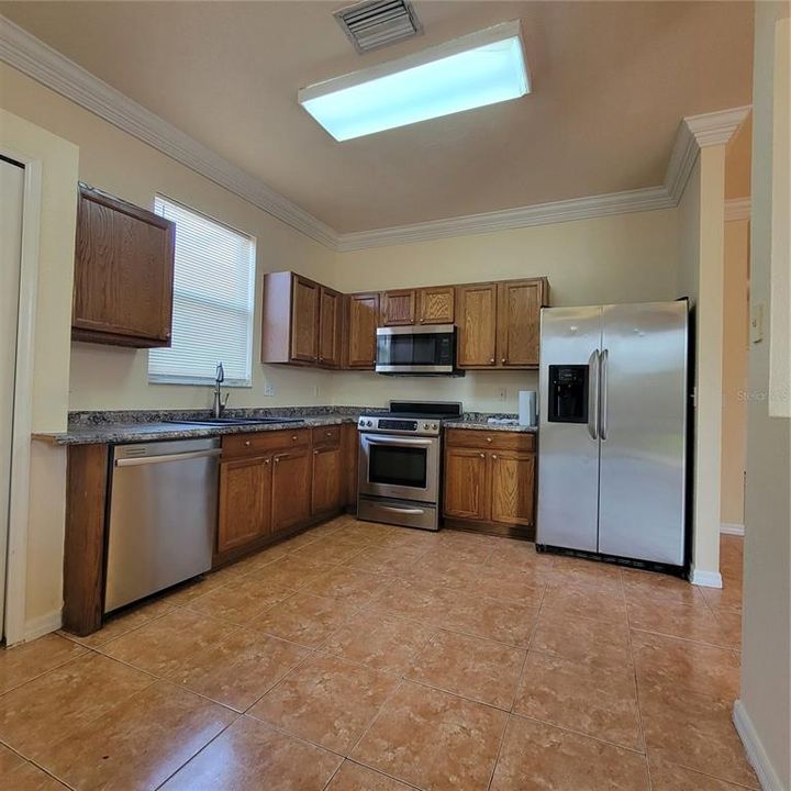 For Rent: $2,200 (3 beds, 2 baths, 1341 Square Feet)
