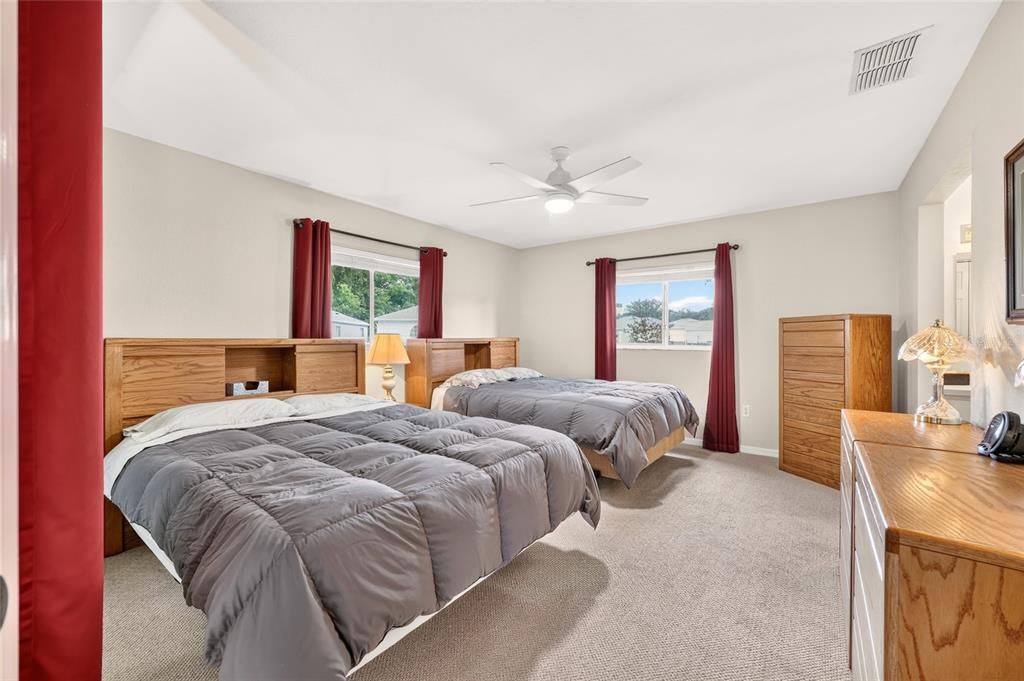 For Sale: $229,000 (2 beds, 2 baths, 1416 Square Feet)